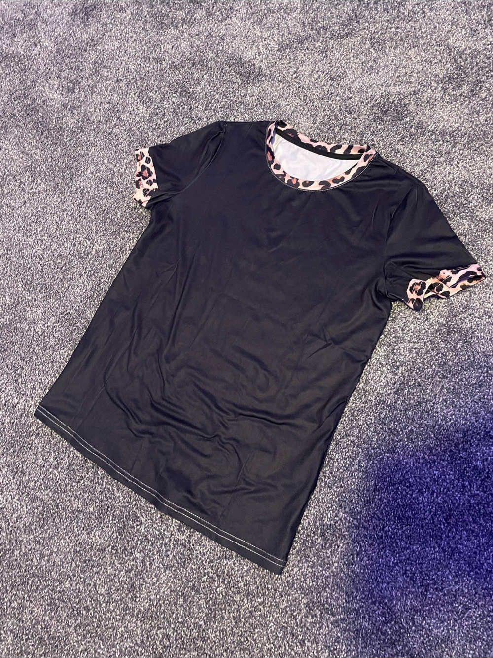 SHEIN Black Women's tee shirt with Leopard Trim
